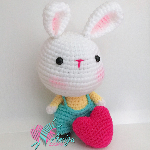 Amigurumi Bunny free crochet pattern