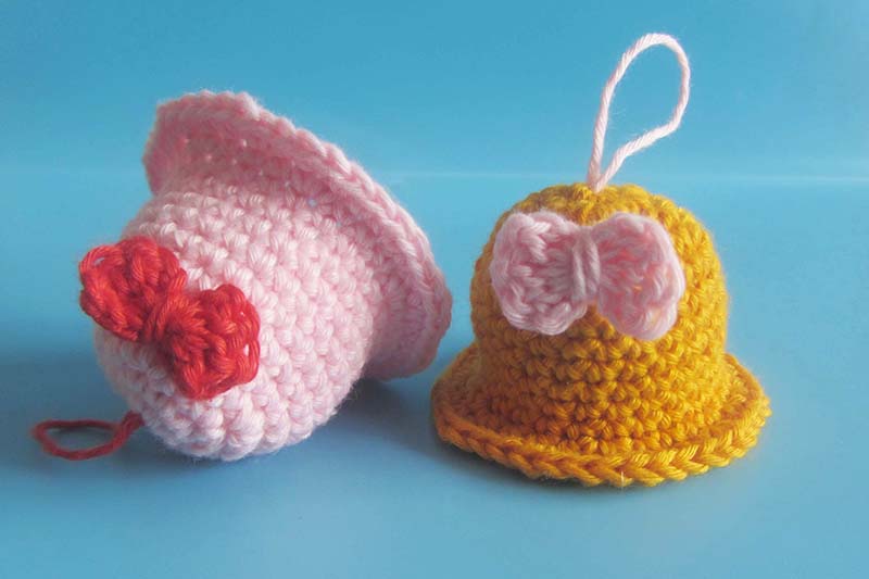 Little bell amigurumi keychain free crochet pattern