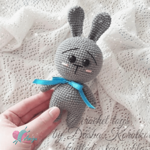 An amigurumi grey bunny – Russian Pattern