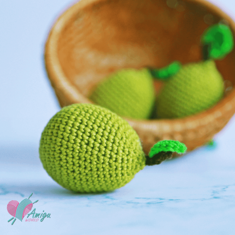 A pear amigurumi crochet pattern by AmiguWorld