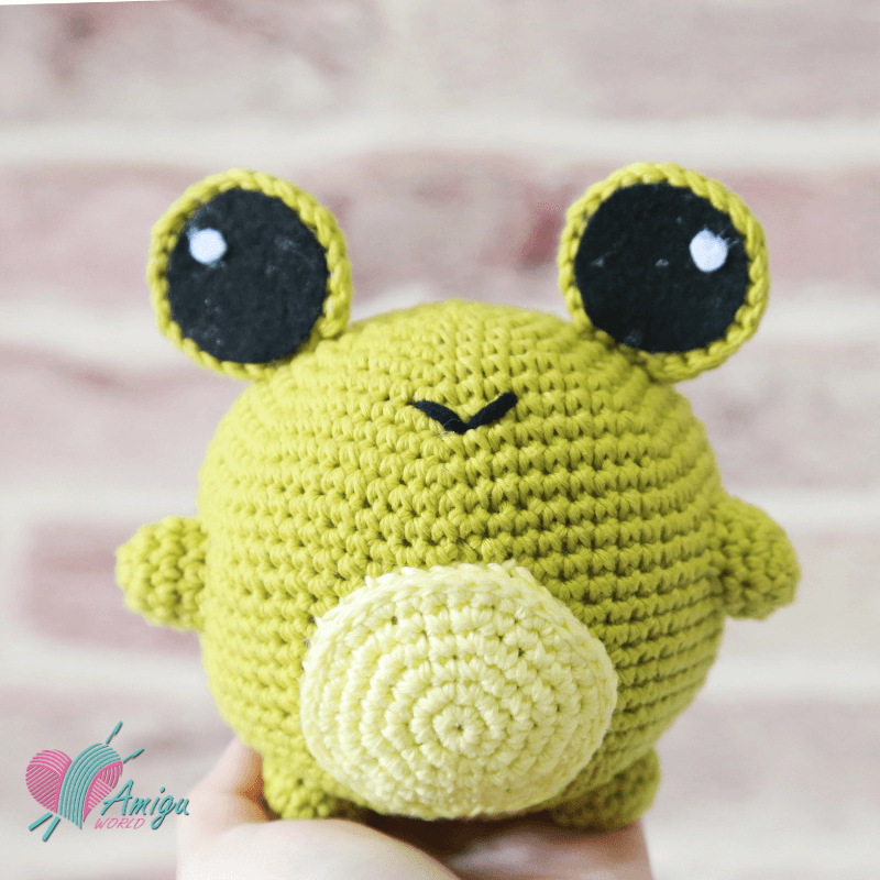 Crochet big frog free amigurumi pattern (Photo: @amiguworld)