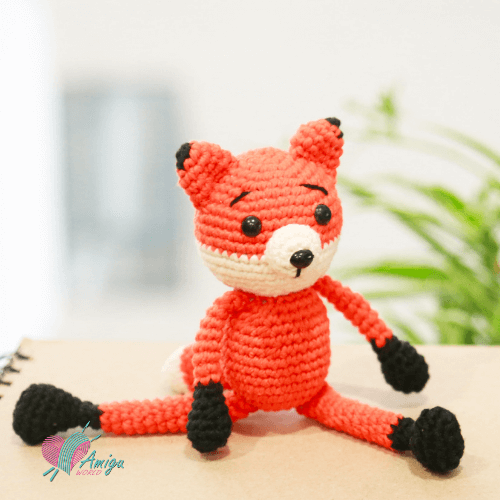 Amigurumi fox with long-legged crochet pattern