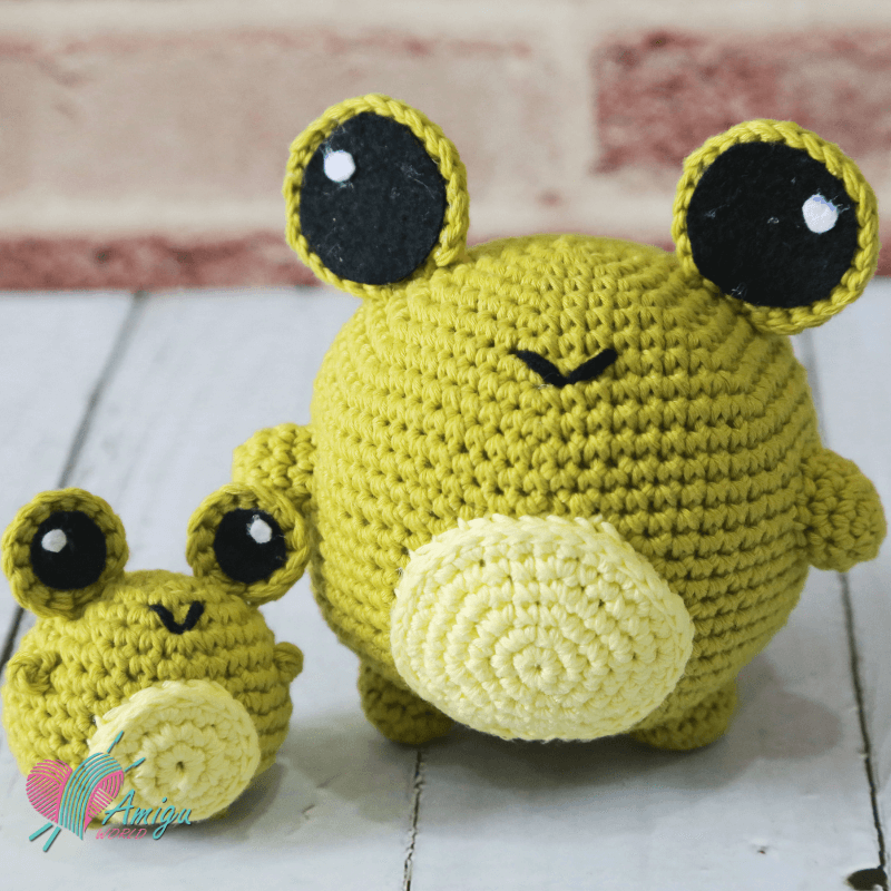 Big Frog and Tiny frog crochet pattern by Amigu World