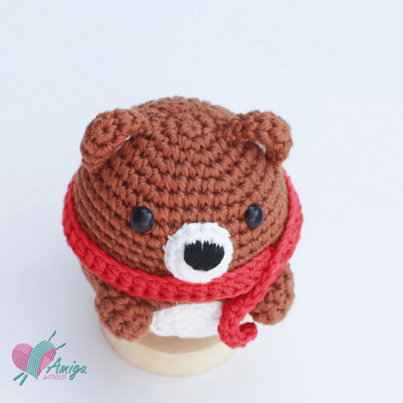 Christmas Bear Amigurumi crochet pattern (Photo: @amiguworld)