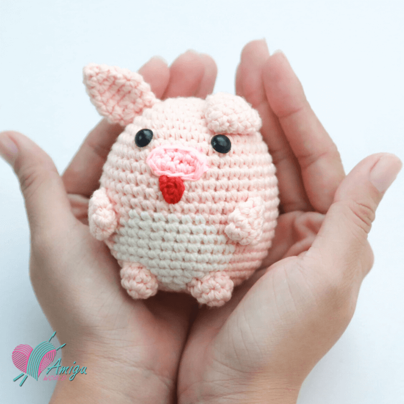 Amigurumi Pig crochet pattern by AmiguWorld