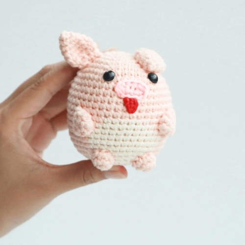Cheerful Pig Amigurumi free crochet pattern