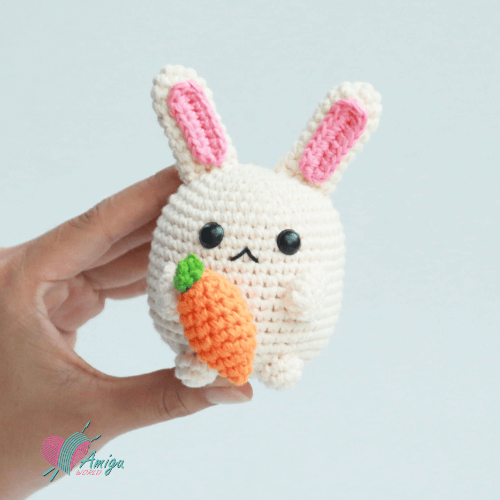 Rabbit Hugging Carrot Amigurumi – Step-by-Step Crochet Tutorial with Free Pattern