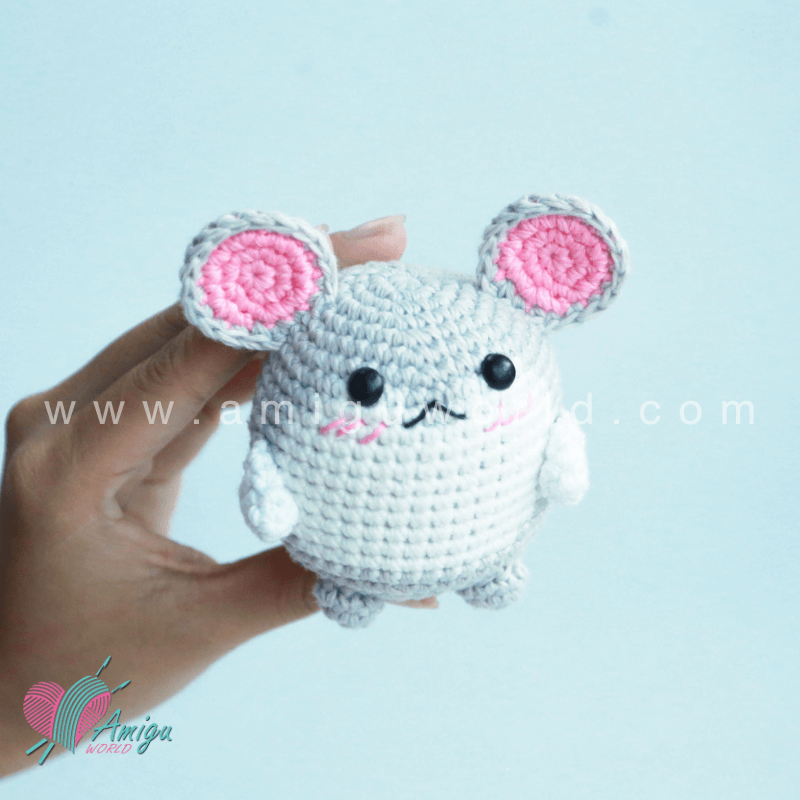 Amigurumi Mouse Free crochet pattern by AmiguWorld