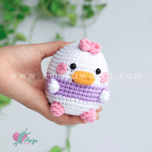 Amigurumi chubby Daisy duck character free crochet pattern