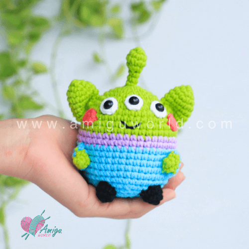 Free amigurumi Little Green Aliens crochet pattern